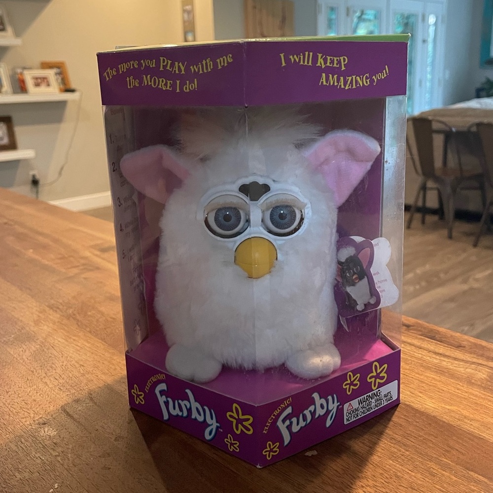 1998 FURBY RARE WHITE BLUE EYED with box